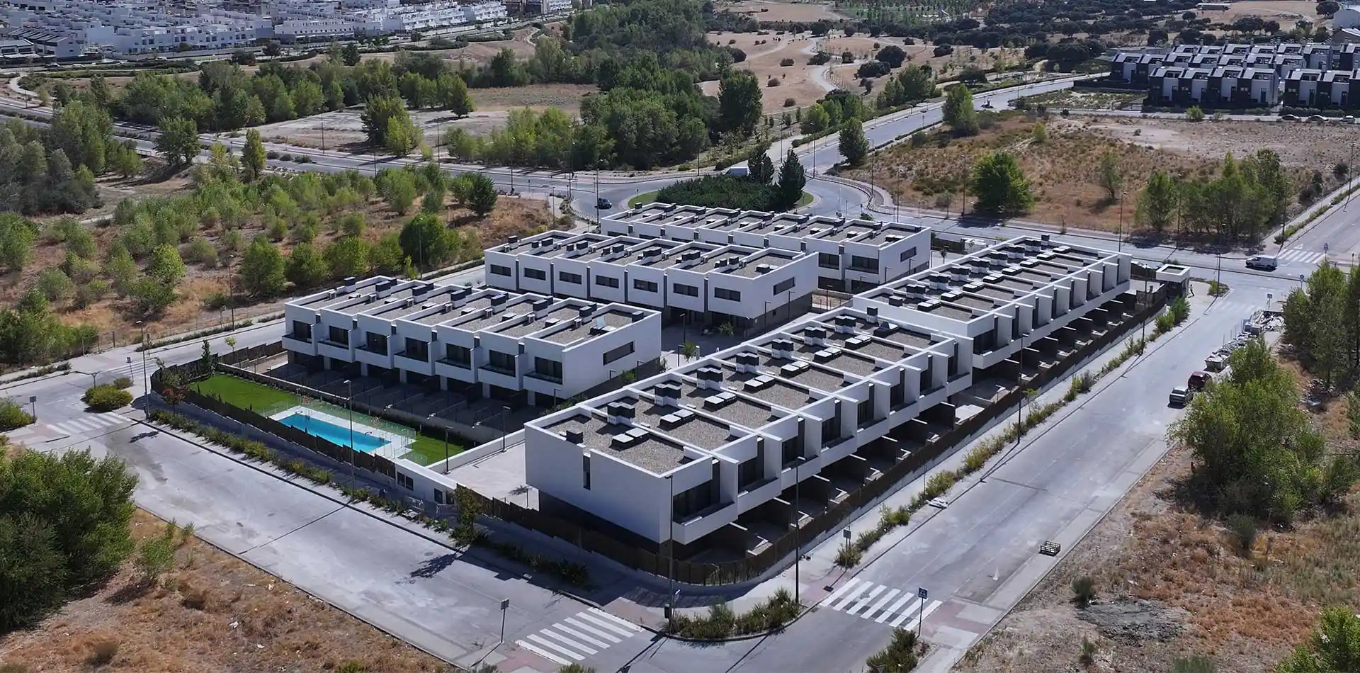 Vista aérea de la urbanización de chalets iKasaClass Gran Vía Tres Cantos