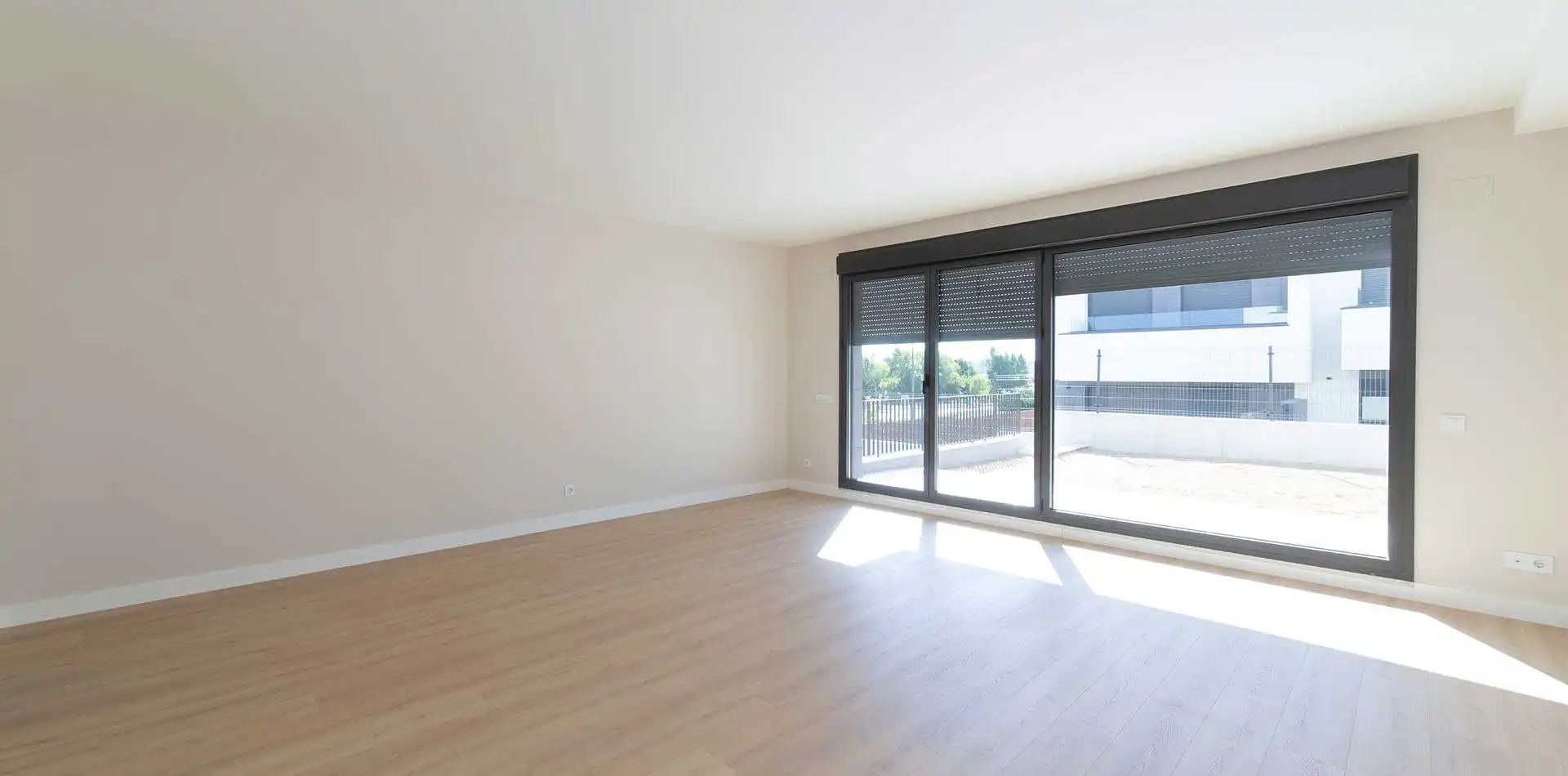 Vista de un salón de un chalet de iKasaClass Gran Vía Tres Cantos