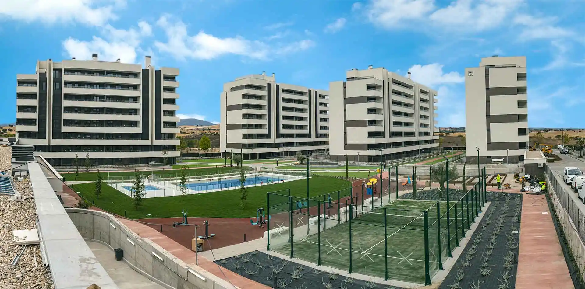 Conjunto de viviendas con piscina en Tres Cantos